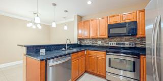 Beautifully remodeled condo for rent in Metrowest! Beautifully remodeled condo for rent in Metrowest! Gallery 6