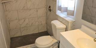 1 BR 1 BATH FULL REMODEL UPPER UNIT FREE RENT OAC Gallery 29
