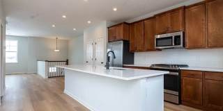 Fabulous 3BR/3BA Minnetrista Townhome Available 10/1! Some utilities included Gallery 1