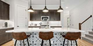 North Loop Area Gem!!! Gallery 9