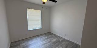 Charming 3-Bedroom Home with Hardwood Floors & Spacious Backyard Gallery 8