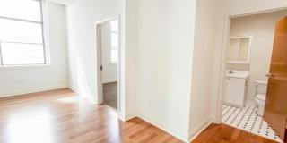 1300-6 CHESTNUT Street Gallery 14