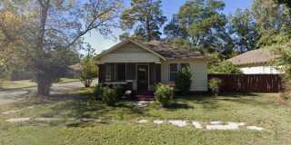 1712 S Elm Street Gallery 1
