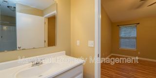 717 Bennett Street Gallery 17