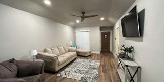9712 Memphis Avenue Gallery 3