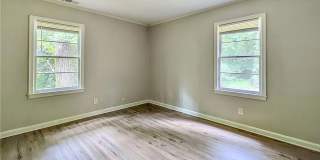 Charming Family Home | 3-4 Bedrooms | Large Yard | Convenient Location Gallery 10