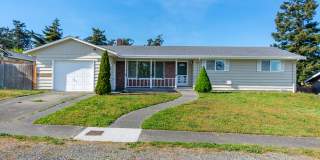 3 Bedroom 2 Bath Single Story Home - Fenced Backyard Gallery 1
