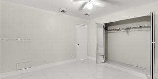 5655 NE 5th Ter Gallery 15