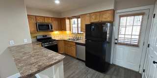 Available Now! - 2 Bed, 1.5 Bath For Rent Gallery 6