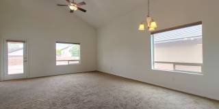 Charming 3 Bed 2.5 Bath Home in Rio Rancho! Gallery 3