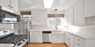 4 Bedroom Home on Cul de Sac in Hermosa Beach ** Coming soon 4/21/2026** Gallery 8