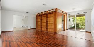 3 BR/ 2 BA Mid Century Modern Home/Fenced Yard/Lawn Care Included Gallery 7