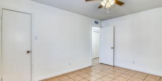 2012 Amy Sue Drive unit: B Gallery 29