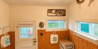 Charming Downtown Historic Fully Furnished Rental Gallery 11