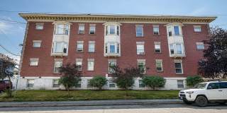 Elegant Renovation! HUGE 1 Bed 1 Bath Available Now! Gallery 6