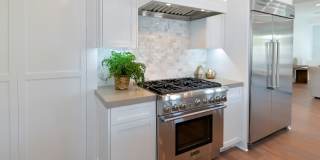 Newer Construction in Manhattan Beach Hill Section Gallery 22