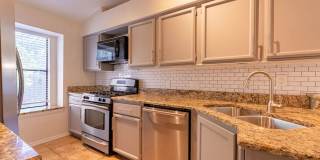 Luxury Meets Comfort: Your Dream Single-Family Home with Modern Design and Effortless Elegance Awaits! Gallery 8