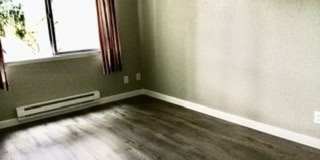 Cute and Upgraded Condo in Redmond! Gallery 11