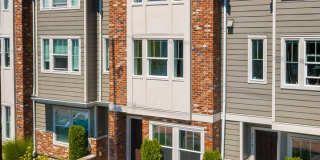 Silver Lake Townhome with Two Ensuite Bedrooms Gallery 1