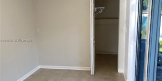 543 SW 61st Ter Gallery 10