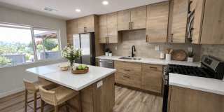 Large 6 bed 3 bath House on East Falls! Completely Renovated (2025) Gallery 1