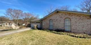 Hidden 4 Bed 2 Bath Gem in South Austin! Gallery 4