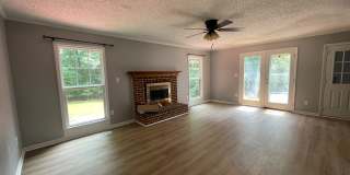 Room in 3 Bedroom Home at Newfoundland Ct Gallery 5