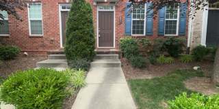 Luxury M'boro townhome w/garage, 2BD suites, washer/dryer, across from MTSU! Gallery 1