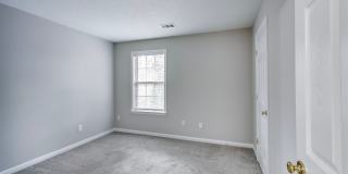 Single-family home in Kennesaw, GA near KSU, Town Center and Woodstock. Gallery 16