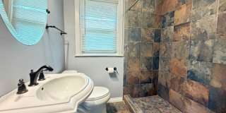 3 Bedroom Home With A  Basement And Large Back Yard Gallery 8