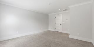 2957 Ross Avenue Gallery 18