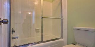 5625 Sumner Gallery 30