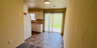 2 Bedroom, 1.5 Bath Townhouse Gallery 7