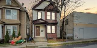 81 Holmes St Gallery 1