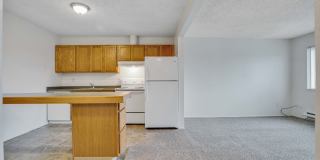 #410 OAK MANOR Gallery 2