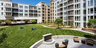 Nine15 Midtown Gallery 23