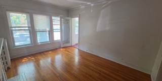Large 3-bed/1-bath Apartment in the Heart of Rogers Park! Gallery 5