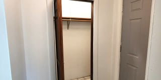 Spacious 2 Bedroom Home w/ 2.5 car garage - Westmont Gallery 4