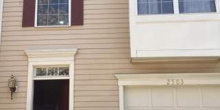 2503 CLOVER FIELD Circle Gallery 1