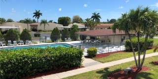 9391 Lennex Lane Gallery 1