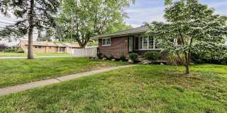 $2300 3 bed 2 bath bungalow Gallery 4