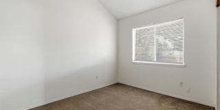 10902 YOGI BERRA Circle Gallery 24