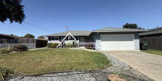 A Charming 3bd/2ba Sacramento House with Fenced Backyard Gallery 1