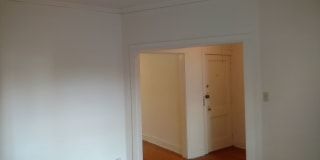 Charming Roscoe Village 1 Bedroom - Recently redone bathroom! Refinished hardwood floors! Gallery 12