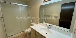 Tanglewood Condominium With Beautiful Bay Views, Fireplace, and Private Deck!! Gallery 14