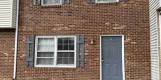 Spacious Townhome Near Campus Gallery 1