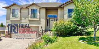 Beautiful 3 Bedroom 2.5 Bathroom Home For Rent Gallery 1