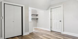 1906 Vine Street Gallery 21