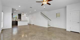 2 Bed / 2.5 Bath Home Available in Dignowity Hill Historic District Gallery 6