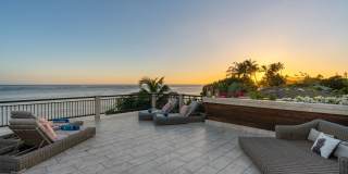 Wailupe Seaside Haven: Beachfront Luxury Home w/ Infinity Pool & City Proximity Gallery 32